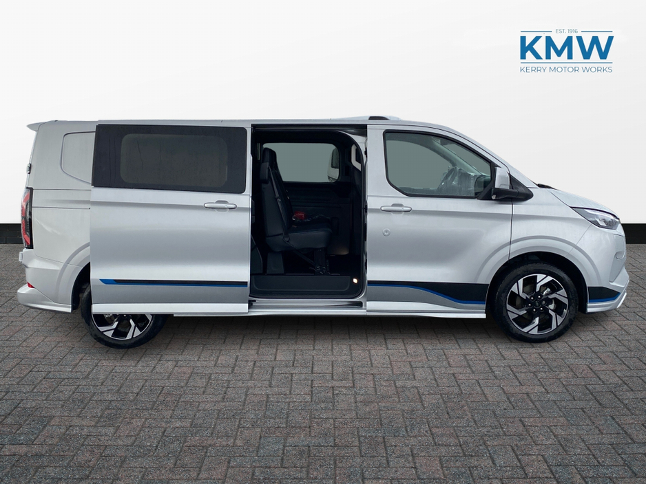 2026 Ford Transit Custom - image 6