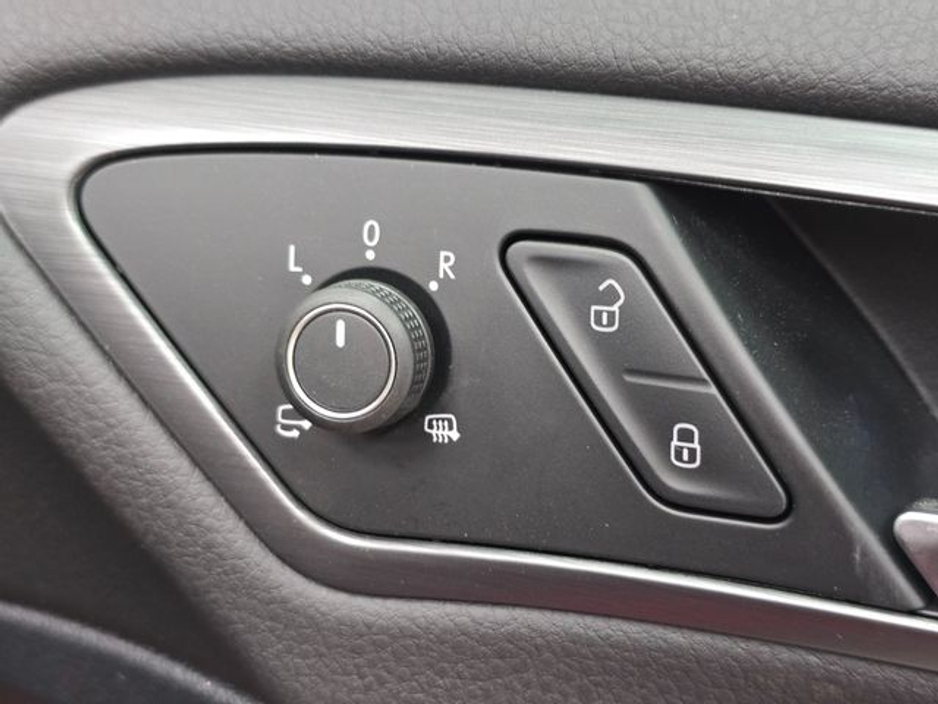 2018 Volkswagen Golf - image 20