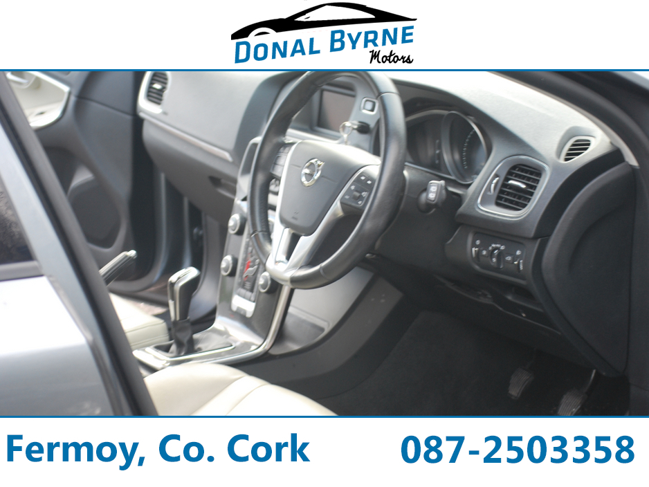 2017 Volvo V40 D2 MOMENTUM ED 5DR €13,950