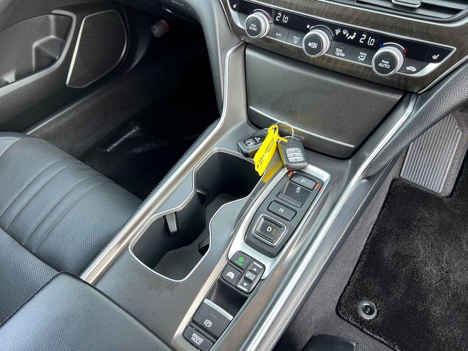 2020 Honda Accord - image 13