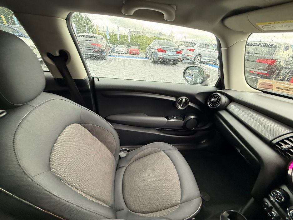 2018 MINI Cooper 1.5 PETROL - MANUAL - 12M WARRANTY - CAR:  1668 €12,950