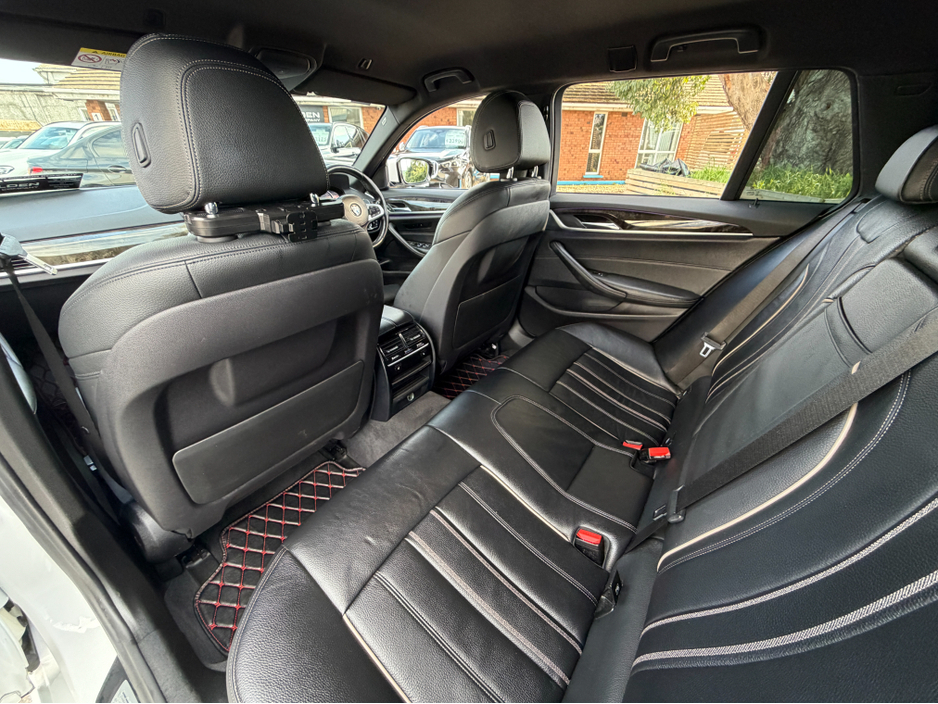 2018 BMW 5 Series - image 26