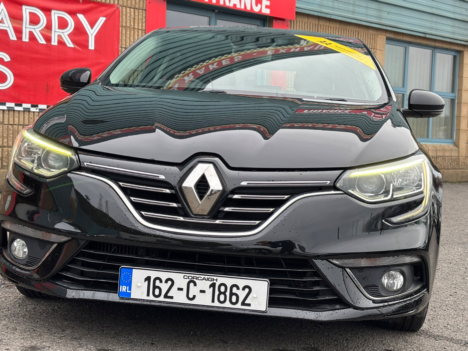 2016 Renault Megane - image 3