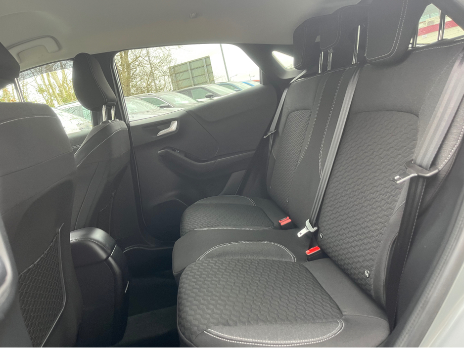 2023 Ford Puma - image 12