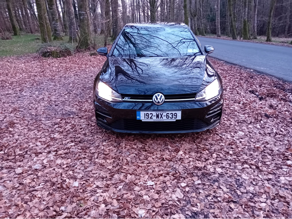 2019 Volkswagen Golf - image 2