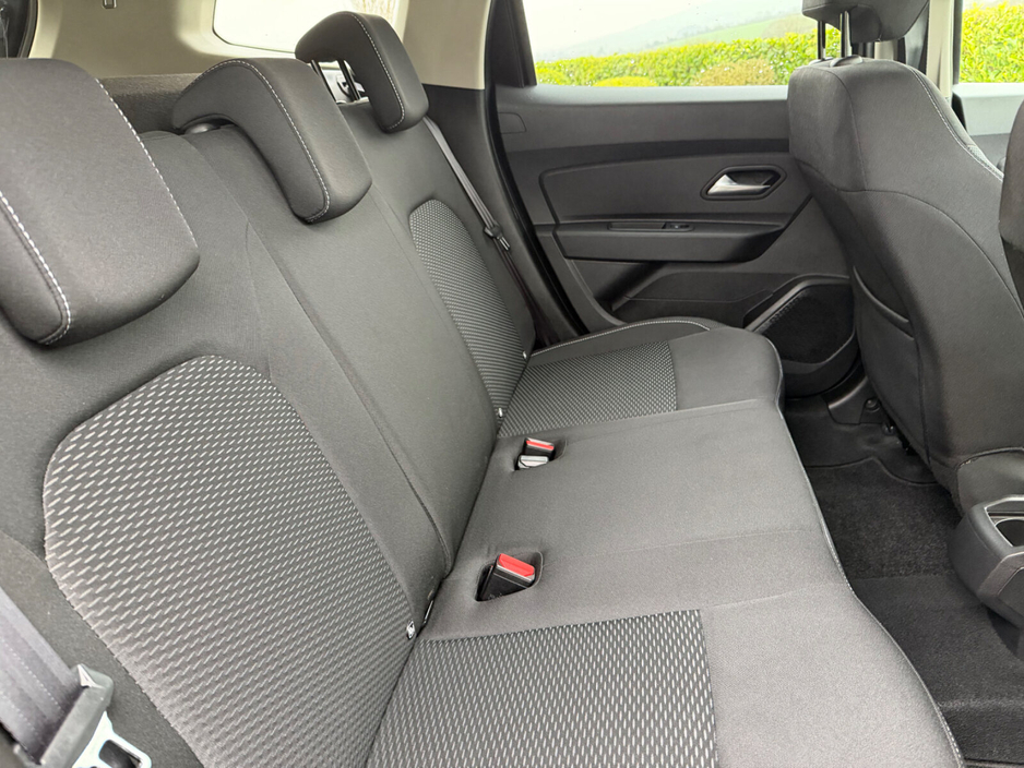 2019 Dacia Duster - image 13