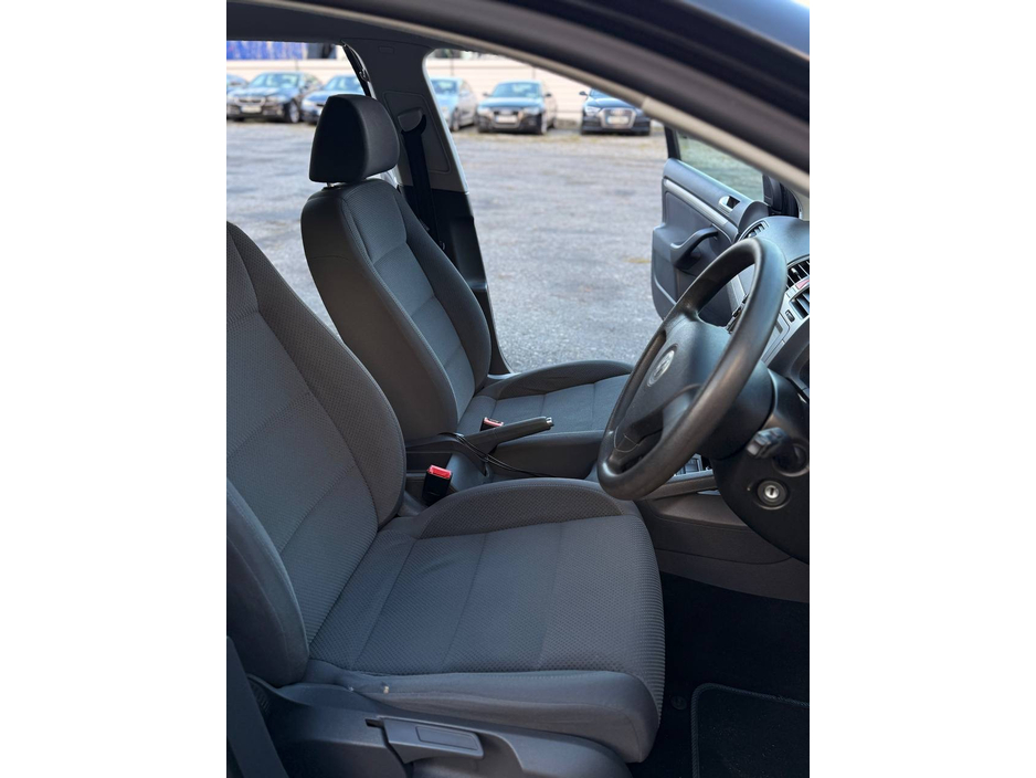 2008 Volkswagen Golf - image 34