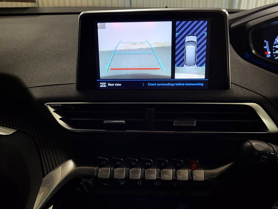 2020 Peugeot 5008 - image 8