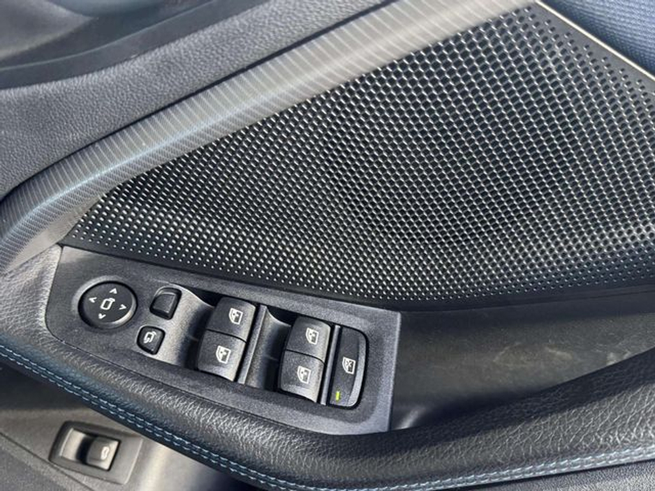 2020 BMW 1 Series - image 12