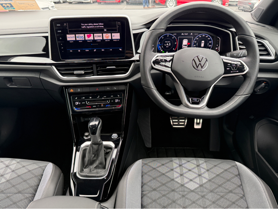 2024 Volkswagen T-Roc - image 12