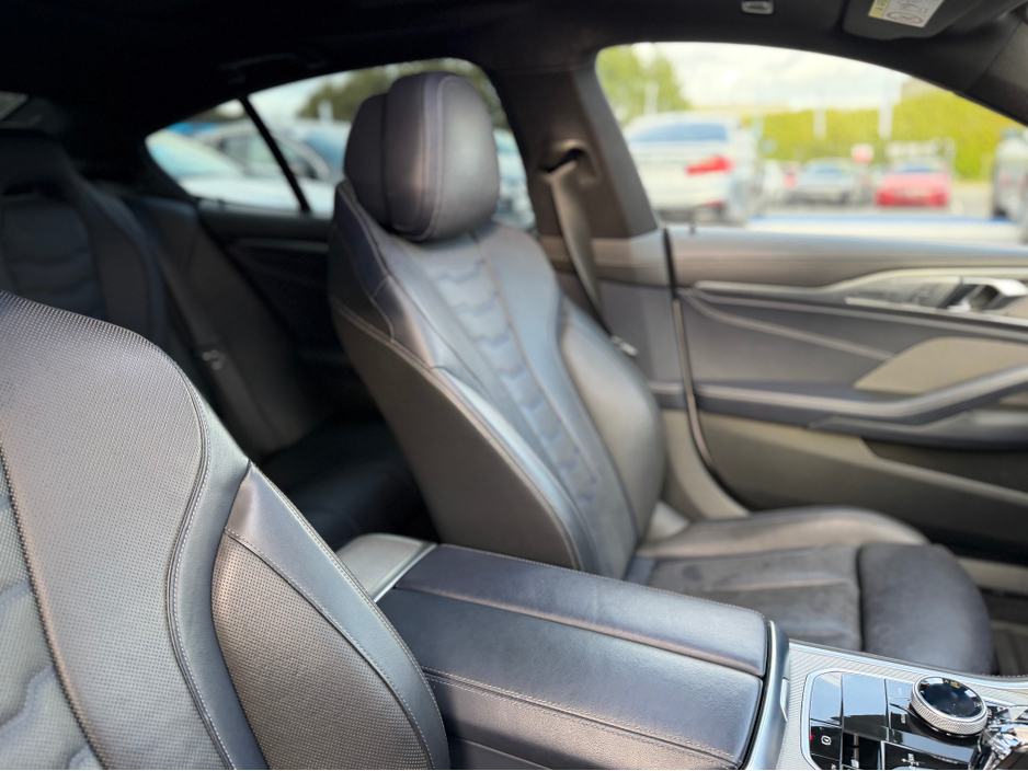 2020 BMW 8 Series - image 16