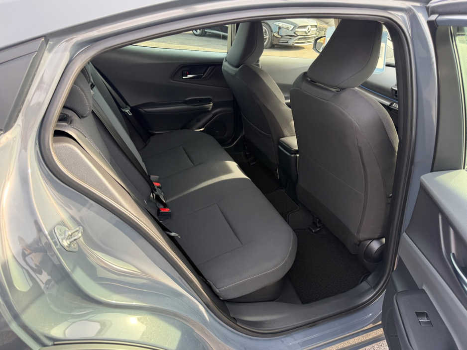 2023 Toyota Prius - image 17
