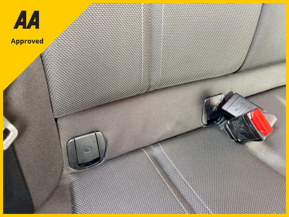 2017 BMW 1 Series - image 23