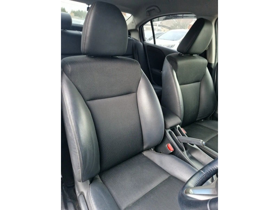 2018 Honda Grace - image 12