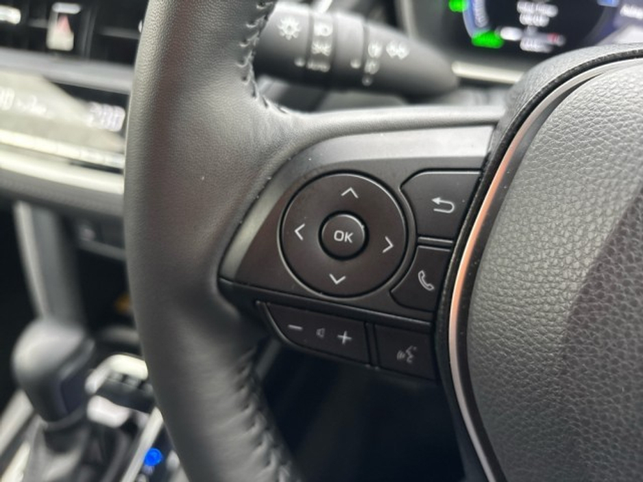 2025 Toyota Corolla CROSS - Save EUR 4,500 - LunaSport + Side Steps Worth EUR 905 - 1.8 Hybrid - Automatic // Remote Central Locking // Front Electric Windows // Rear Electric Windows // Electric Mirrors // Finger Tip St €41,680