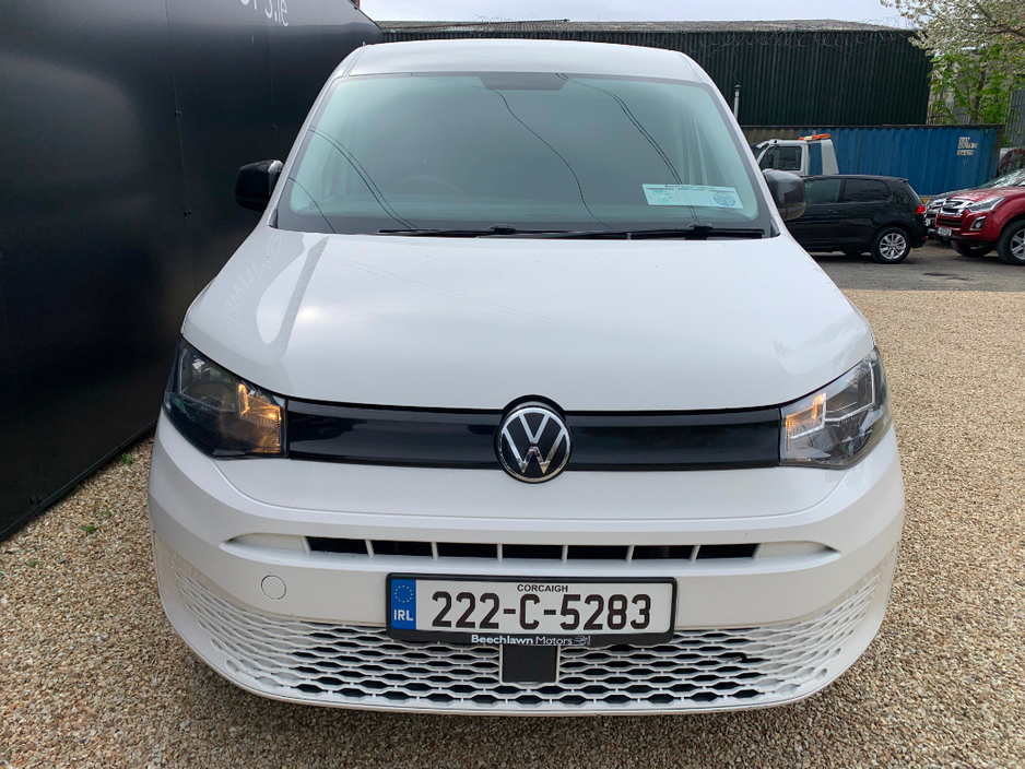 2022 Volkswagen Caddy - image 5
