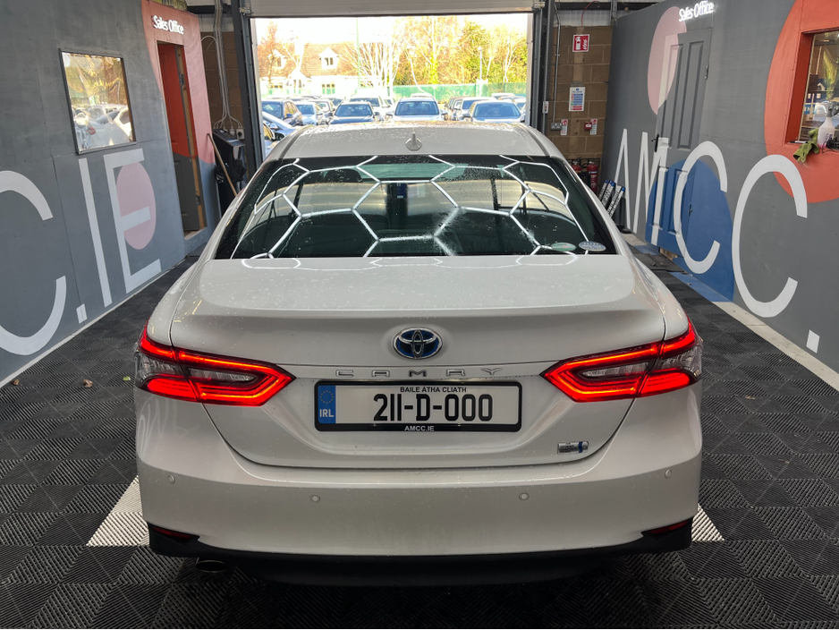 2021 Toyota Camry 2021 TOYOTA CAMRY 2.5L HYBRID / 98K KMS / ADAPTIVE CRUISE CONTROL, REVERSE CAMERA & MORE €28,950