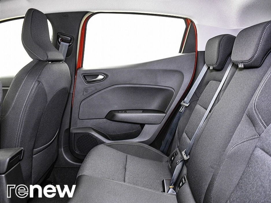 2023 Renault Clio - image 11