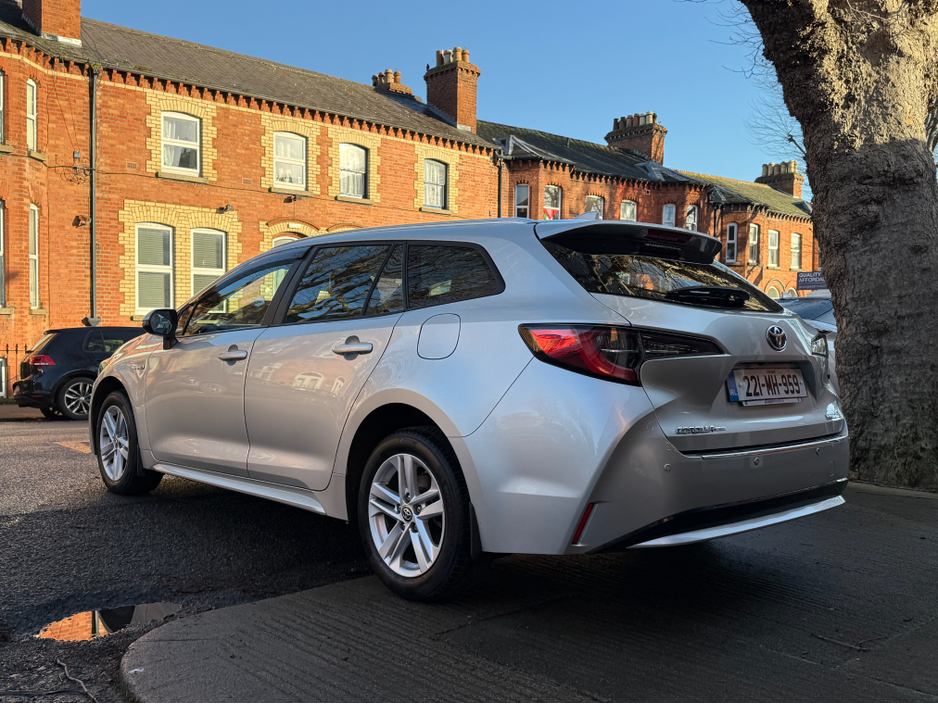 2022 Toyota Corolla 1.8 Hybrid Luna, New Nct 01/2028, Full Service History (16 Stamps!), Reversing Camera, Bluetooth, Cruise Control, Lane Assist, A/C, Alloys, Parking Sensors, 5 Door, Finance Available, Service Included €15,750
