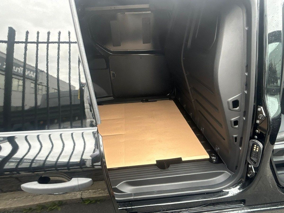 2025 Renault Kangoo - image 7