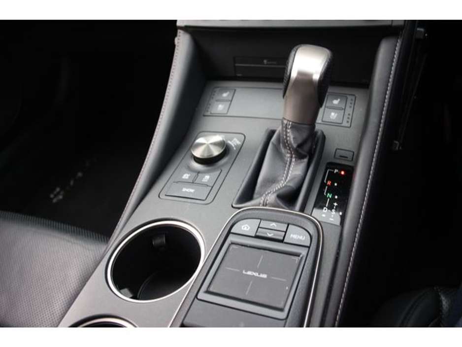 2016 Lexus RC 300 h - image 26