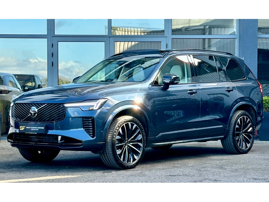 2025 Volvo XC90 - image 2