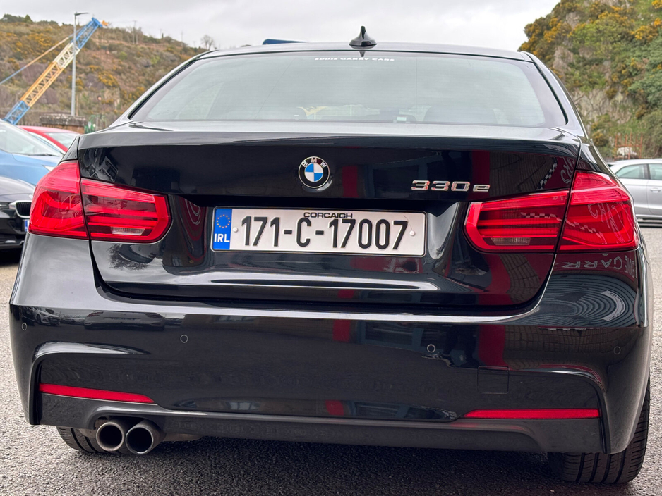 2017 BMW 3 Series - image 17