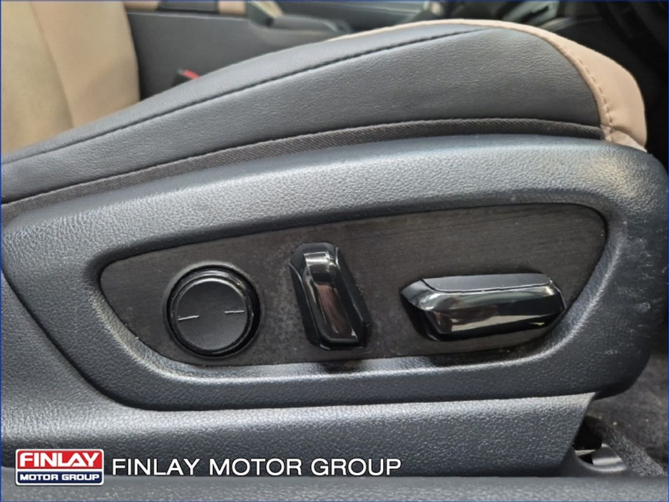 2019 Lexus ES 300 H - image 20