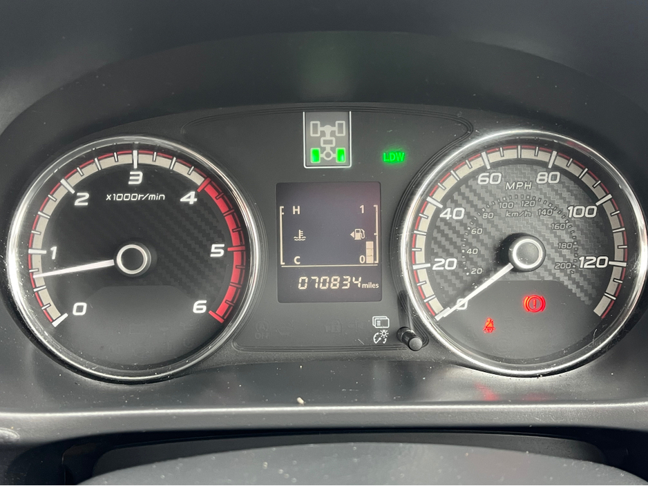 2018 Mitsubishi L200 - image 15