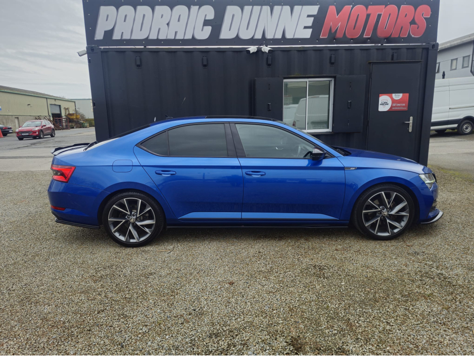 2020 Skoda Superb - image 3