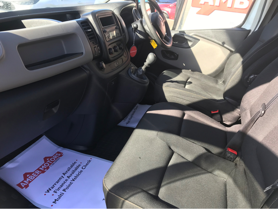 2019 Renault Trafic - image 10