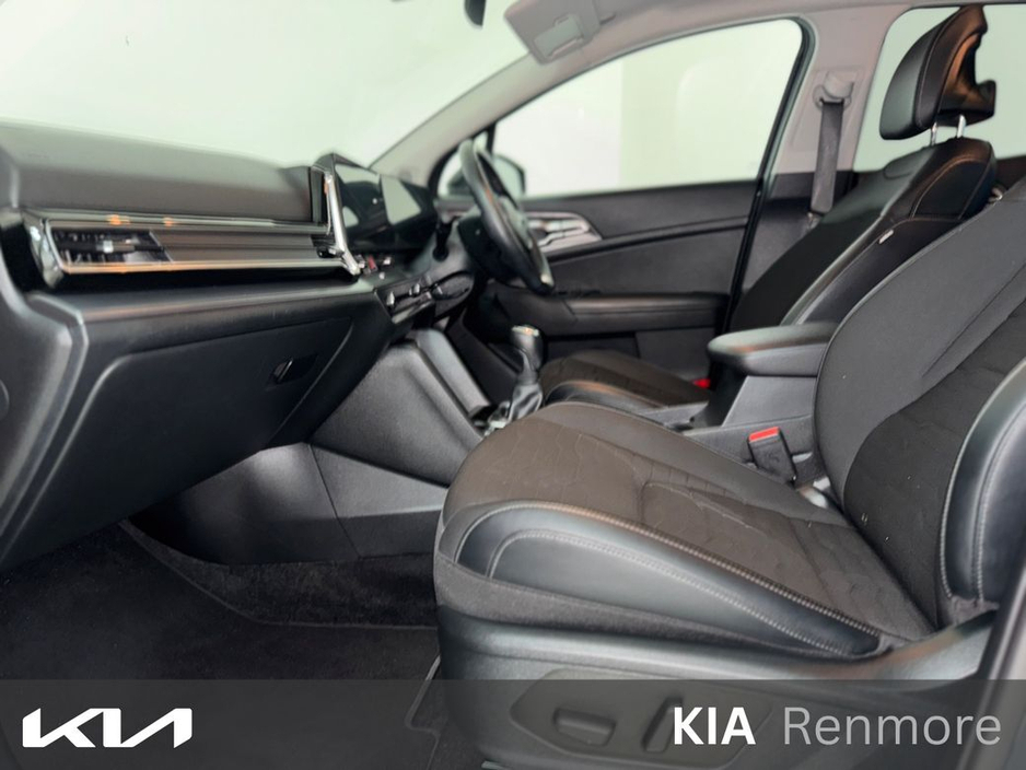 2023 Kia Sportage - image 3