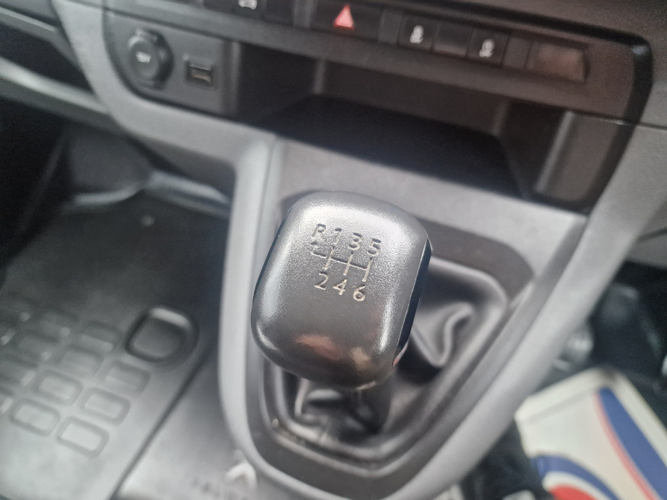 2022 Peugeot Expert Active Standard 1.5 HDI 100 4D €15,450