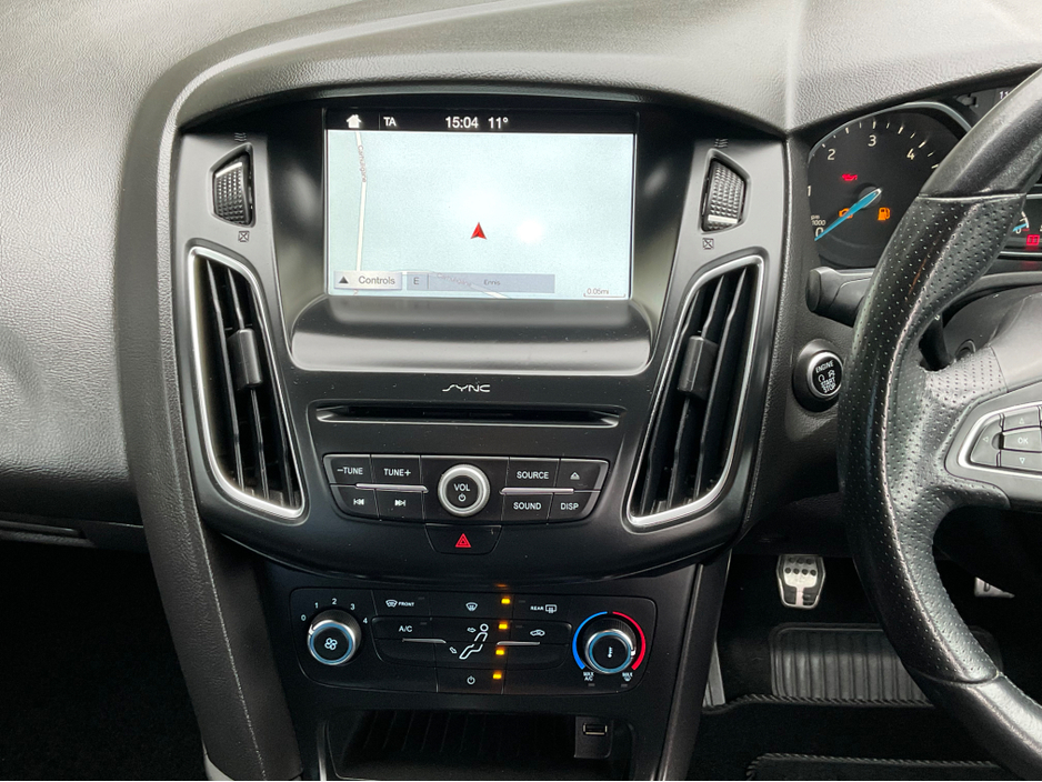 2017 Ford Focus - image 13