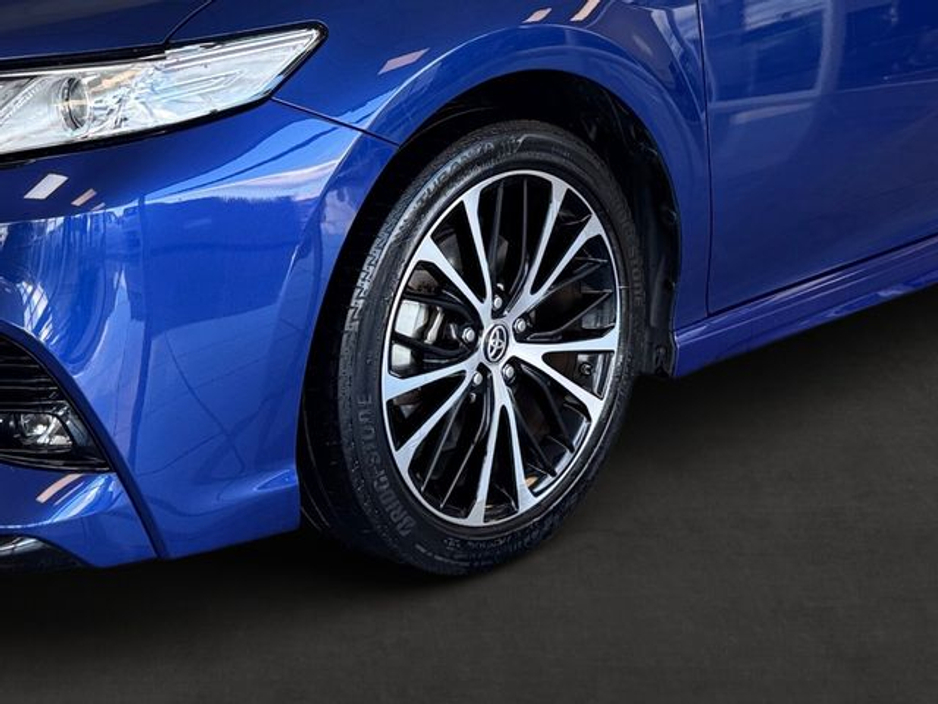 2020 Toyota Camry - image 10