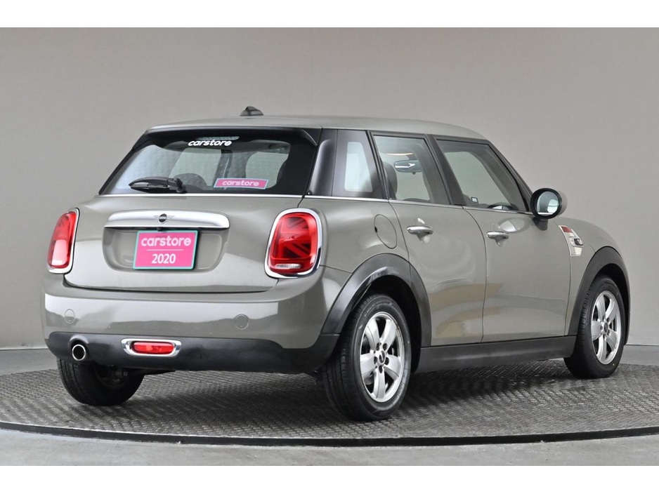 2020 MINI Hatch - image 9