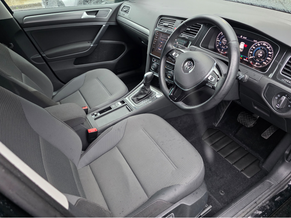 2020 Volkswagen Golf - image 21