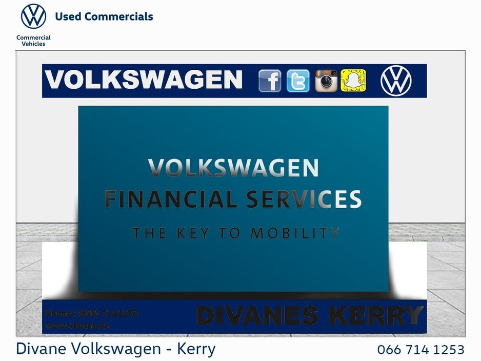 2019 Volkswagen Transporter - image 2