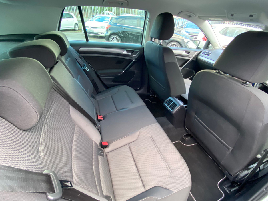 2019 Volkswagen Golf - image 11