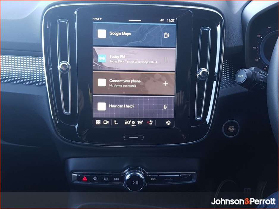 2025 Volvo XC40 2.0 B3 163bhp MHEV Plus Dark (Heated Windscreen / Heated Seats / Cruise Control) €48,900