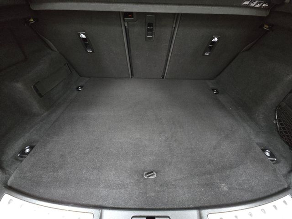 2021 Land Rover Range Rover Evoque - image 10