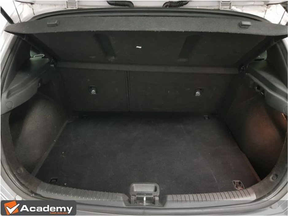 2022 Hyundai i30 - image 15