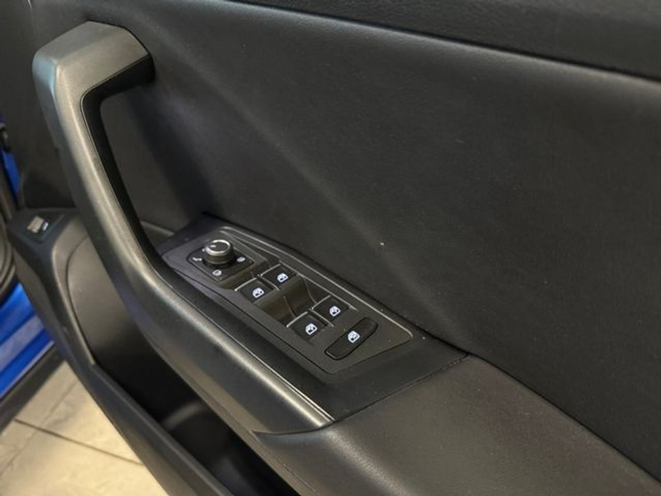 2020 Volkswagen T-Roc - image 12