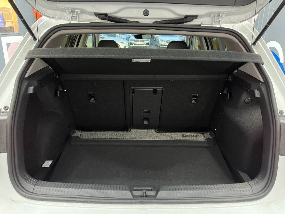 2023 Volkswagen Golf €29950! 2023 VOLKSWAGEN GOLF TDI ACTIVE ADVANCED 2.0 AUTOMATIC / CRUISE CONTROL / REVERSE CAMERA / HEATED SEATS / AMBIENT LIGHTS / PADDLE SHIFTERS €29,950