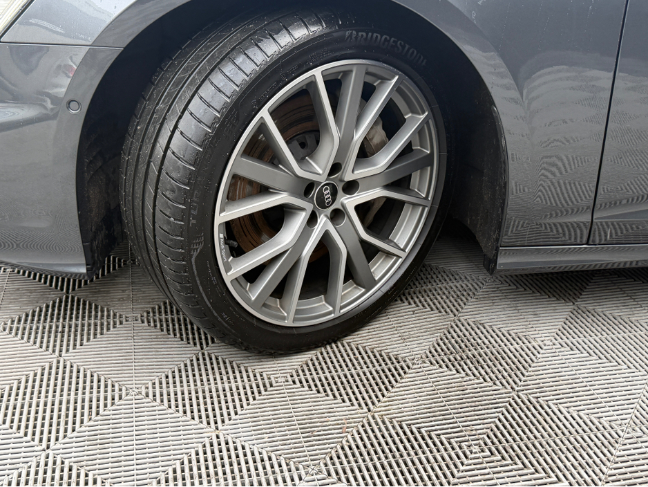 2022 Audi A6 - image 12