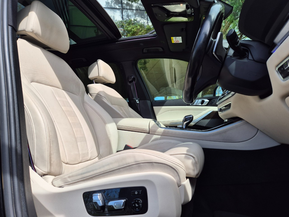 2021 BMW X5 - image 14