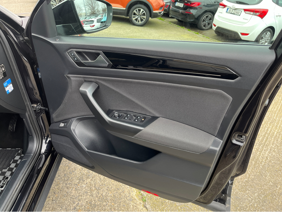 2022 Volkswagen T-Roc - image 14