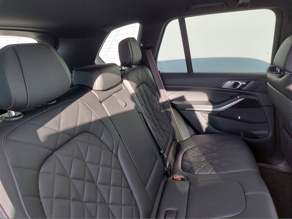 2025 BMW X5 - image 11