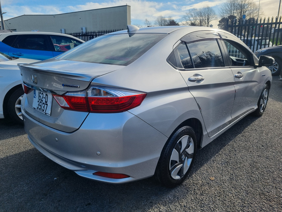 2016 Honda Grace - image 25