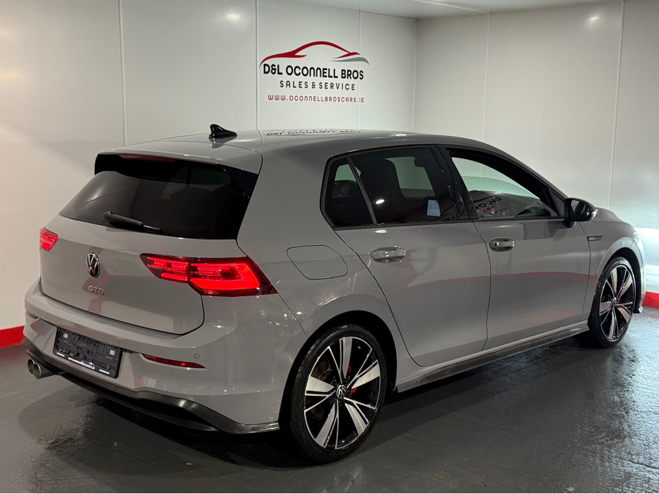 2022 Volkswagen Golf - image 20
